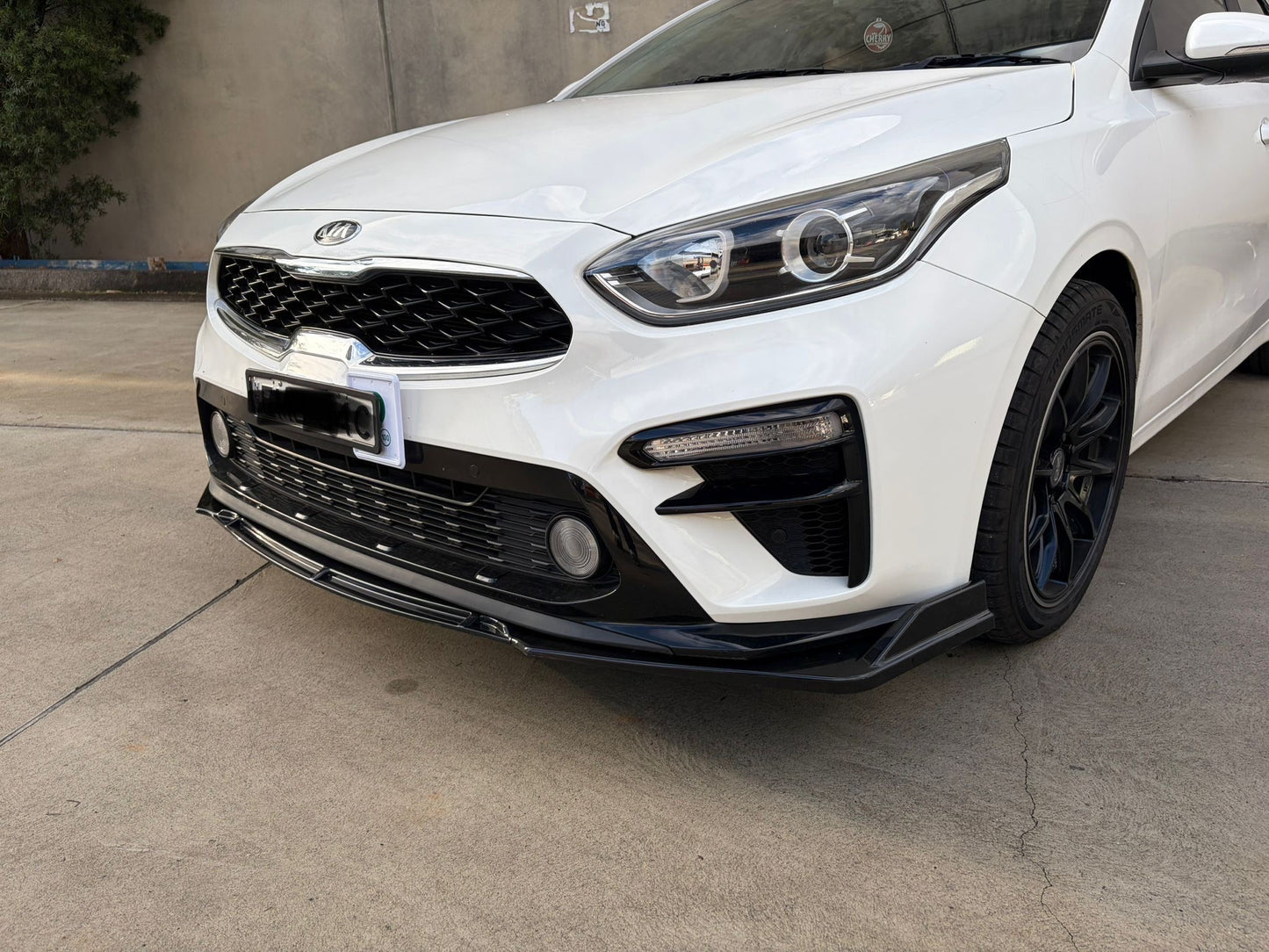 Kia Cerato V1 front bumper lip splitter