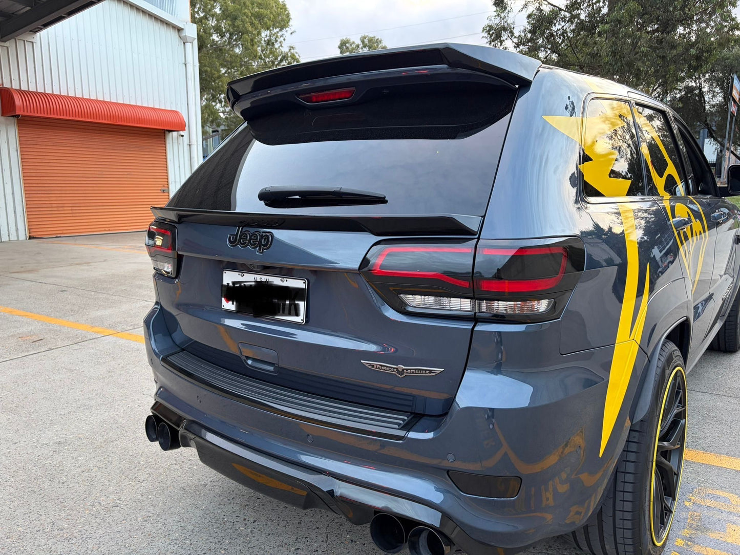 Grand Cherokee SRT rear boot MIDDLE spoiler