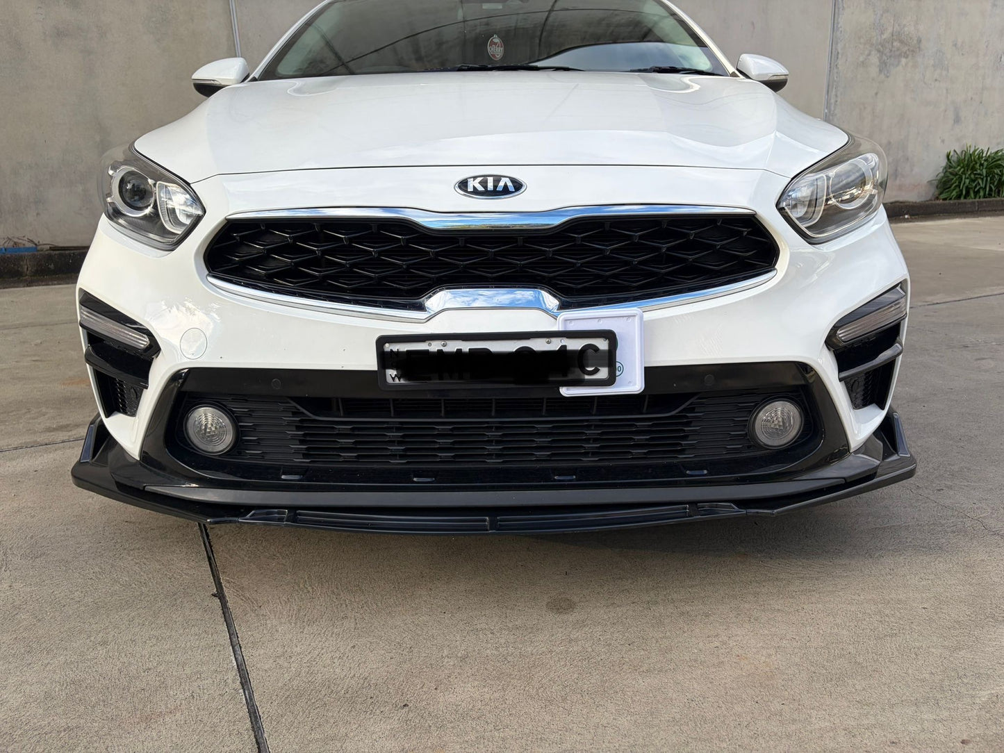 Kia Cerato V1 front bumper lip splitter